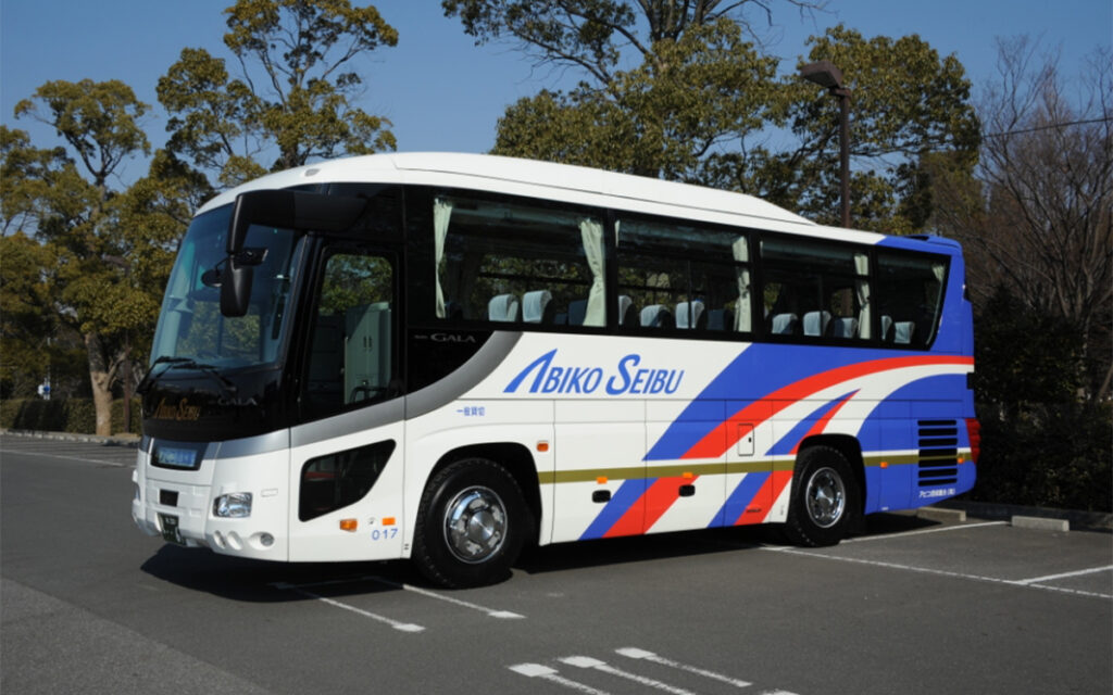バス紹介（中型バス） - アビコ西武観光株式会社 | アビコ西武観光株式会社